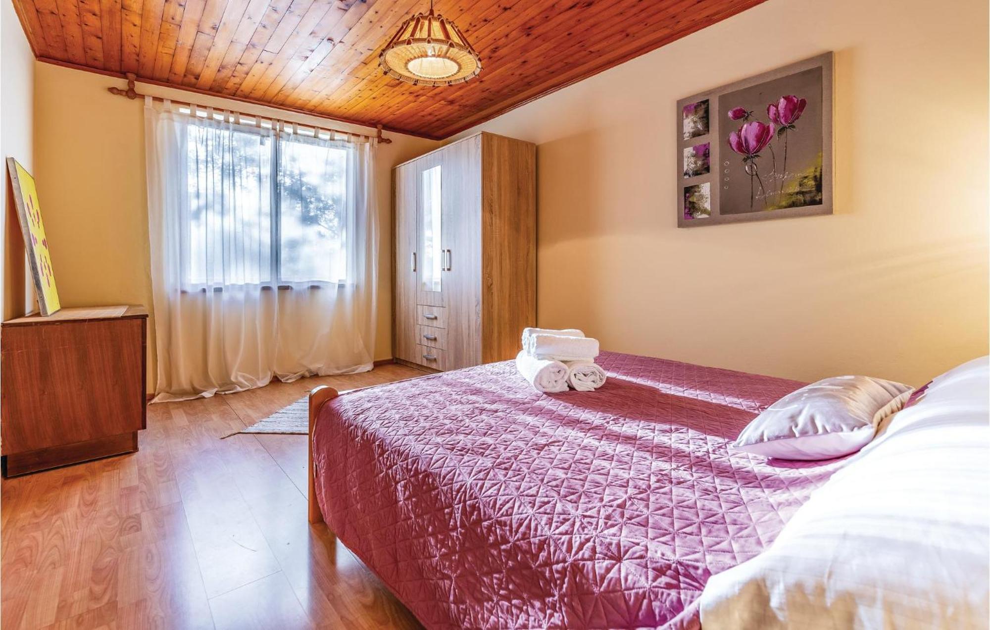 1 Bedroom Pet Friendly Home In Sisan Exterior photo